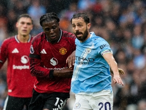 Na programu je manchesterské derby, Chelsea hostí pátý Brentford
