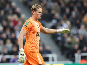 Přestupové spekulace: West Ham stojí o Antonína Kinského. Manchester United zvažuje prodloužení smlouvy dlouholeté opory