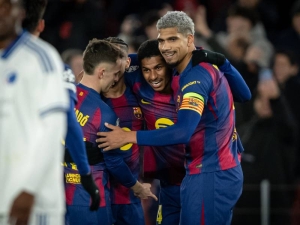 Barcelona se po hororovém úvodu probrala a zničila Kodaň, postupuje přímo do osmifinále