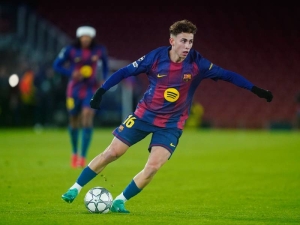 Barcelona odolala nátlaku Chelsea a prodloužila se svým střelcem smlouvu do roku 2031