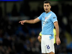 Manchester City prohospodařil náskok proti zdecimovanému Tottenhamu. Rodrimu v rozhovoru ruply nervy