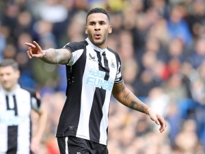 Legenda odchází zadními vrátky: Newcastle potvrdil přestup kapitána Lascellese až 12 hodin po uzávěrce