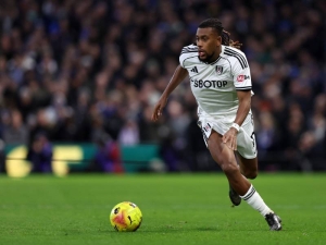 Křídelník Fulhamu Iwobi si stěžuje na Kobbieho Mainooa, prý mu záložník United odrovnal ruku