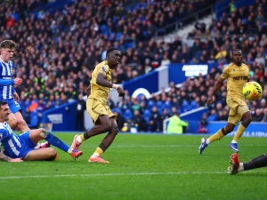 Crystal Palace slaví výhru po 9 zápasech, Sarr prohloubil trápení Brightonu