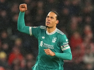 Liverpool zlomil kouzlo stadionu Sunderlandu, rozhodl van Dijk