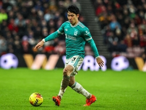 Endo šel bránit s vážným zraněním, pro fanoušky Liverpoolu se stal legendou. Je to konec?