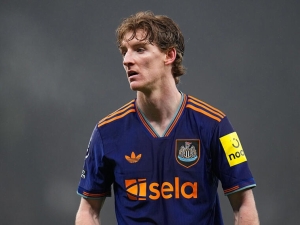 Anthony Gordon jako náhrada za Salaha? Liverpool opět připravuje návrat ztraceného syna