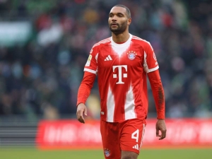 Sportovní ředitel Barcelony Deco potvrdil, že klub měl v létě na dosah hvězdného stopera. Otálení potrestal Bayern Mnichov