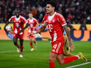 Luisovi Díazovi hrozí v Bayernu Mnichov obří pokuty kvůli bizarní jazykové klauzuli