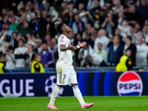 Odchod z Realu Madrid? Vinícia prý rasismus ničí, reprezentační parťák ho láká zpět do Brazílie