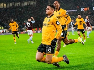Aston Villa je venku z boje o titul. Definitivně ji od něj odřízli Wolves i bez Krejčího