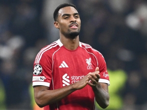 Gravenberch podepsal novou smlouvu! Liverpool si pojistil klíčového záložníka až do roku 2032
