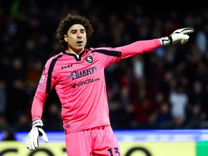 Návrat brankářského démona? Mexická jednička přijde o MS, chytat může legendární Ochoa