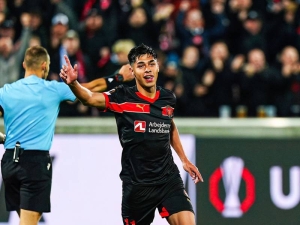 Pětice klubů z Premier League loví klenot z Midtjyllandu, ve hře je rekordní přestupová částka