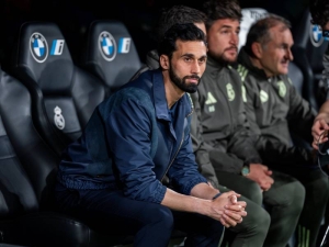 Arbeloa nesouhlasí s červenou pro Valverdeho v madridském derby, rozhodčího si ale váží