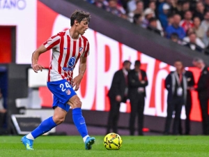 Zářez proti Atléticu? Le Normand zuří kvůli zrušené červené kartě Barcelony a kritizuje aroganci rozhodčího