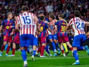 Rozzuřené Atlético Madrid se brání: Kvůli zrušené červené kartě Barcelony klub pošle stížnost španělské federaci