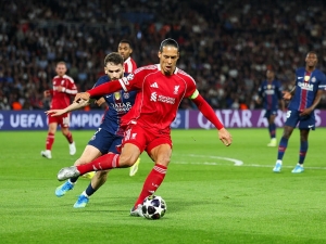 Pořád to stejné dokola a poslední naděje na Anfield Road. Slot a van Dijk reagují na prohru s PSG