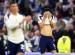 Tottenham se skvělým Simonsem měl výhru na dosah. Připravila ho o ni chyba Dansa