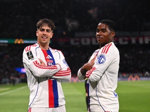PSG si zahrává s titulem. Endrick a Moreira zařídili velkou výhru Lyonu