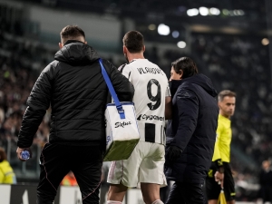 Juventus se snaží udržet Dušana Vlahoviće, ale na stole mu leží nabídky z dalších klubů