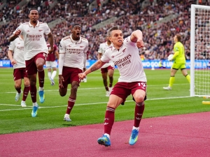 Leandro Trossard Arsenal dostal k titulu. West Ham po jeho gólu padl, Gunners jsou blízko