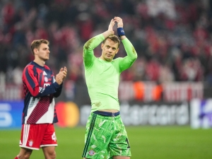 Neuer zůstane v Bayernu ještě na rok. 40letý brankář podepsal prodloužení smlouvy