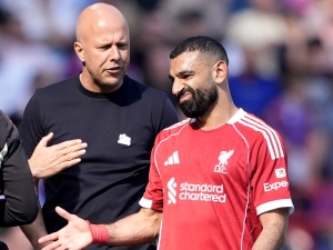 Salah rozmetal Slota. Fanoušci Liverpoolu volají po Kloppově dědici, Alonsa se nedočkají