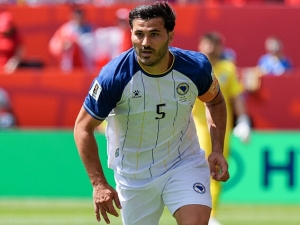 Bosenský Maldini deptal Kanadu. Kolašinac je národním hrdinou 