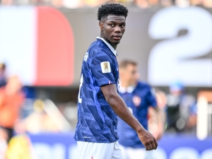 „Manchester United si šetří peníze na jednoho muže