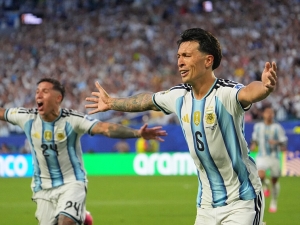 Kapverdy a další obří senzace: Messiho Argentina se štěstím postoupila až po prodloužení