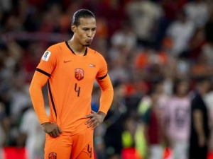 Konec nedotknutelného kapitána? Van Dijk může po letech opustit Liverpool, zájemců je obrovské množství