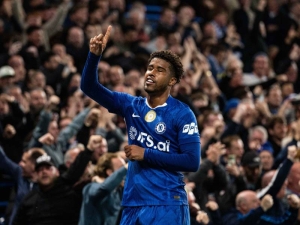 Zaskočení konkurence: Manchester United plánuje nákup záložníka londýnské Chelsea