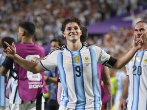 Budoucnost hrdiny Argentiny Juliana Álvareze: Láká ho Arsenal, co na to Atlético?