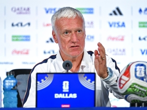 Španělsko je jasným favoritem, tvrdí francouzský trenér Deschamps