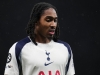 Liverpool znovu sleduje Djeda Spence. Obránce Tottenhamu zaujal výkony na mistrovství světa