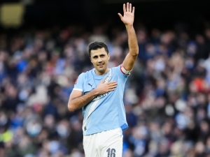 Manchester City: Nástupce Rodriho identifikován v Barceloně, avšak blokován výstupní klauzulí 500 milionů eur