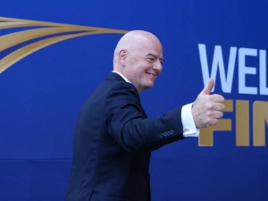 Gianni Infantino čelí zdrcující kritice: Legendární Figo žádá okamžitou rezignaci šéfa fotbalu