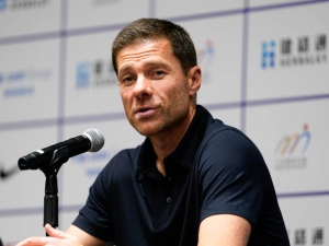 Xabi Alonso plánuje vykrást rivala: Do Chelsea by chtěl přivést záložníka Arsenalu
