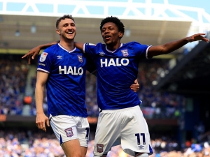 Okamžitý sestup Ipswiche? Ani zajímavé posily zřejmě nepomohou s udržením v Premier League