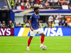 Tchouameni do Anglie nepřestoupí: Záložník podepsal v Realu novou smlouvu, United hledají jinde