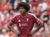 Liverpool má nový klenot. Osmnáctiletý obránce ale může zatím hrát jen přípravné zápasy