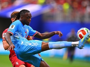 Další posila Aston Villy? Z West Hamu by mohl dorazit Wan-Bissaka