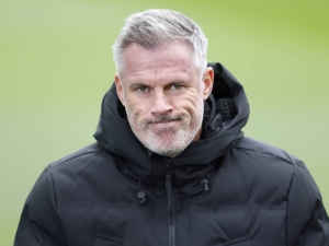 Jamie Carragher varuje před obrovským problémem: Legenda zpochybňuje složení zálohy Liverpoolu