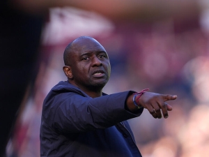 Legendární Patrick Vieira má nové angažmá. Povede i bývalou hvězdu Slavie