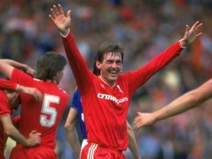 Bývalý fotbalista a trenér Dalglish se návratu do FC Liverpool nebrání