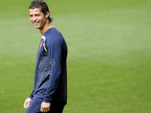 Portugalský fotbalista Cristiano Ronaldo se upsal Realu Madrid na šest let