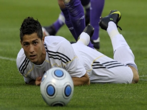 Aktuality dne LIVE: Ronaldovi znovu svítili do očí laserem, Nedvěd zpátky v Juventusu