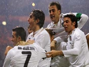 Srbové budou u UEFA žádat o opakování kvalifikačního zápasu s Italy