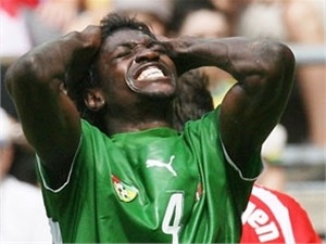 Útočník Adebayor prohlásil, že se reprezentace Toga vrátí domů a nebude hrát na africkém šampionátu